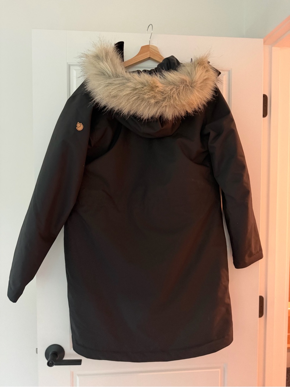 Fjallraven NUUK Lite Parka with Faux Fur trim - Women’s SM, regular fit (Black)